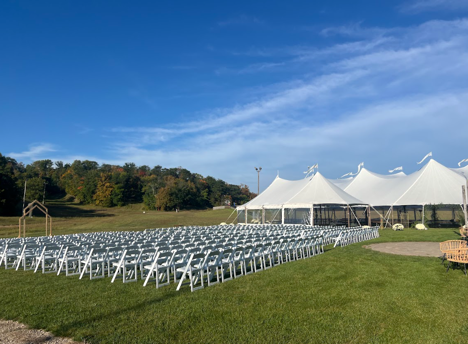 Detroit Mountain tents and outdoor wedding seating